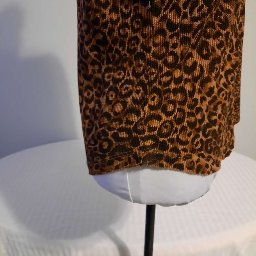 2/$25 - Pilcro Animal print top - Picture 11 of 13